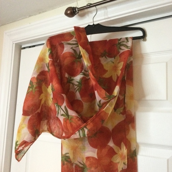 Tomatoe/flowers accessory scarf - Picture 5 of 7